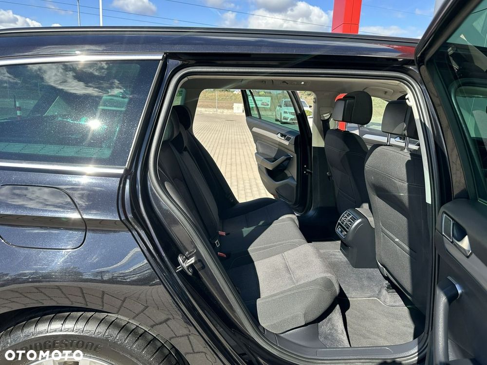 Volkswagen Passat Variant 2.0 TDI BMT Comfortline - 16