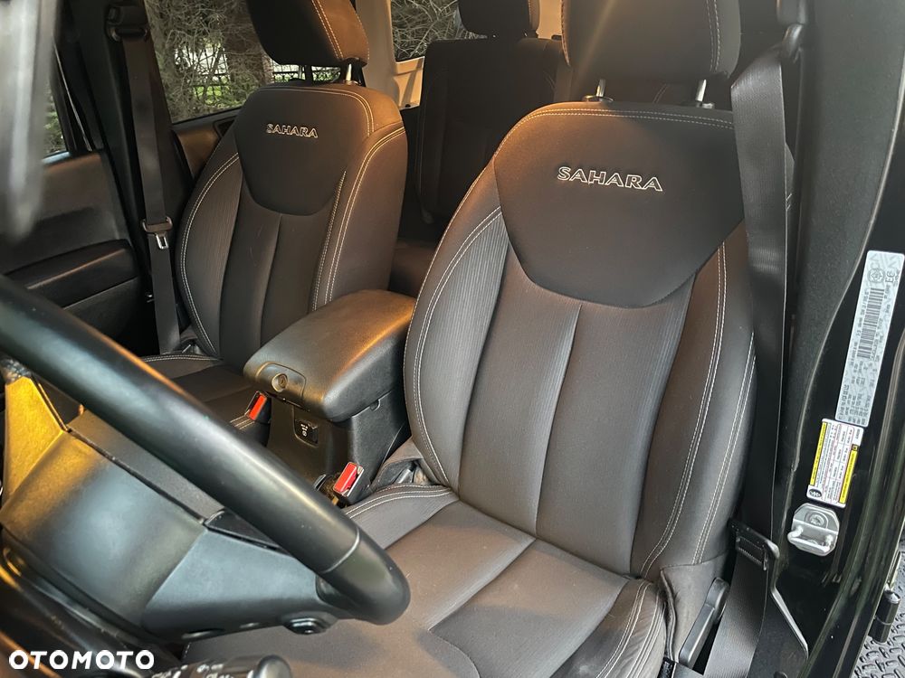 Jeep Wrangler - 16