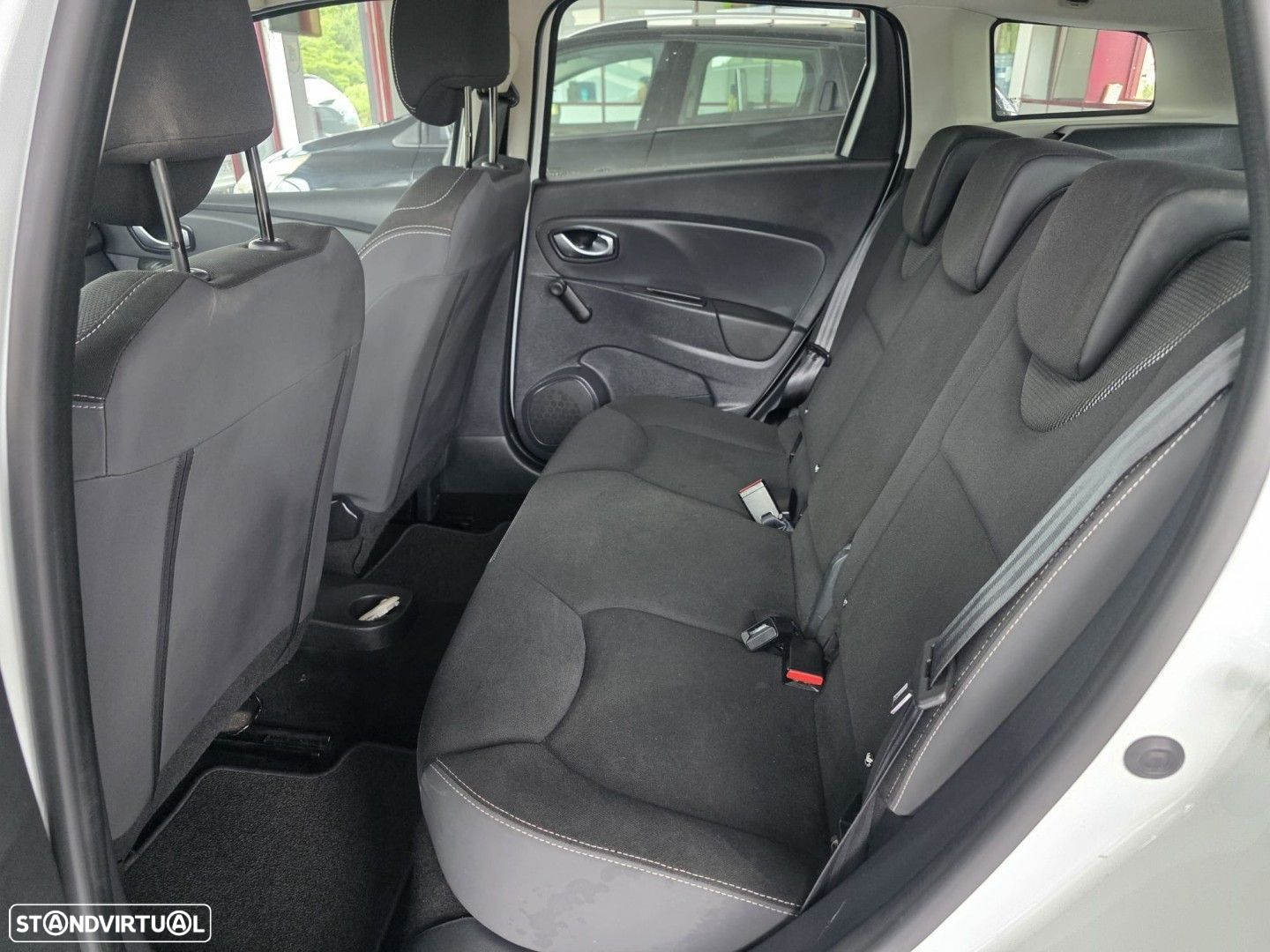Renault Clio 1.5 dCi Confort - 11