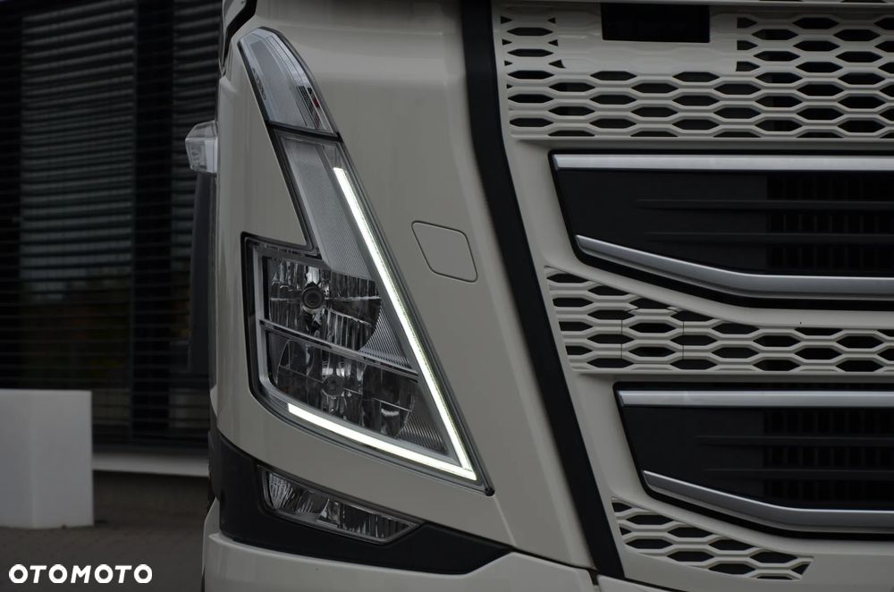 Volvo FH 500 NEW / 2022r / EURO 6 / KAMERA / ACC / PÓŁSKÓRY / LED / KLIMA P. / DE / 9347 - 7