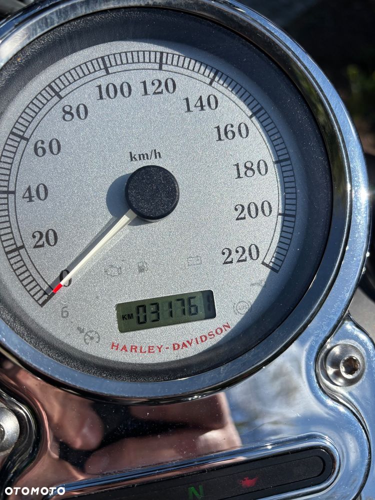 Harley-Davidson Dyna Fat Bob - 12