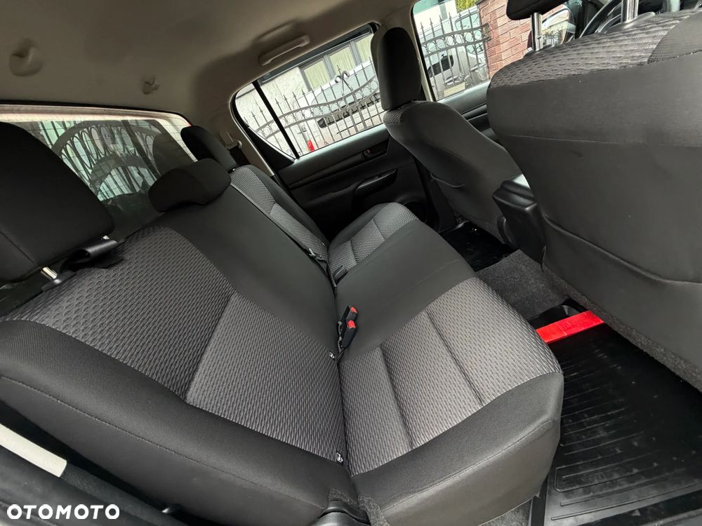 Toyota Hilux 2.4 D-4D Double Cab DLX 4x4 - 33