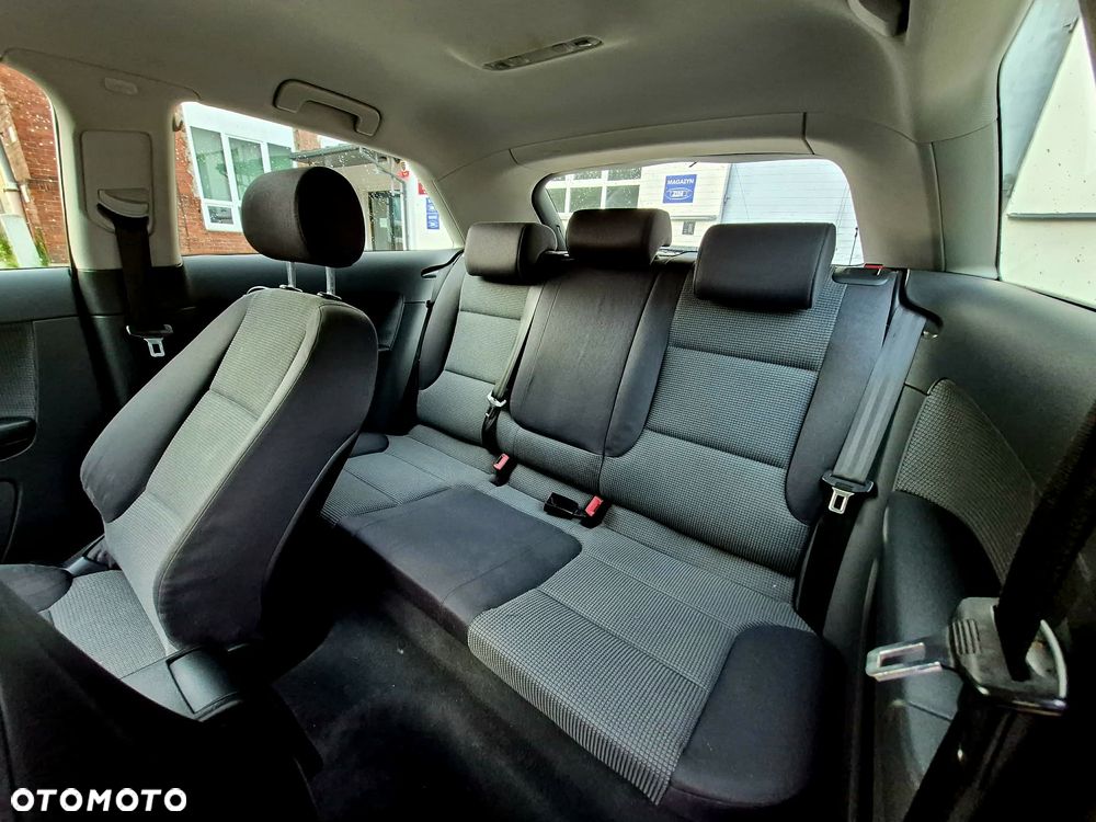 Audi A3 3-drzwiowe 1.6 Ambition - 11