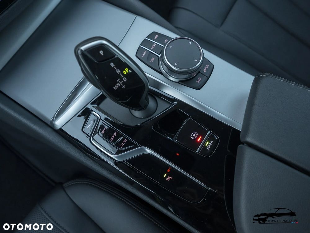 BMW Seria 5 520d - 39