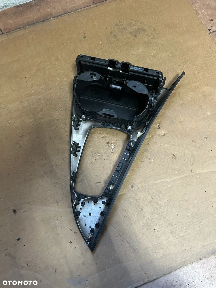 BMW F06 F13 RAMKA DEKOR TUNELU ŚRODKOWEGO NAVI EU 9242733 - 2