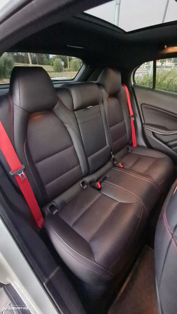 Mercedes-Benz GLA 45 AMG 4-Matic - 16