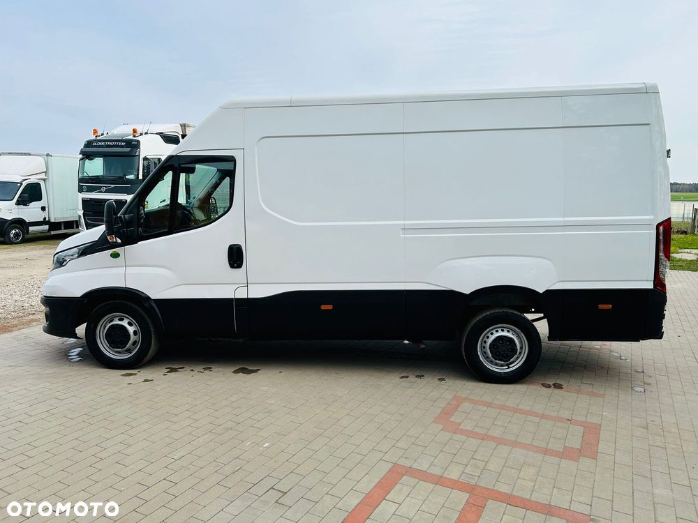 Mercedes-Benz Sprinter - 5