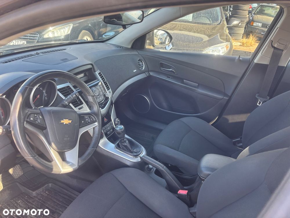 Chevrolet Cruze 1.6 LT - 4