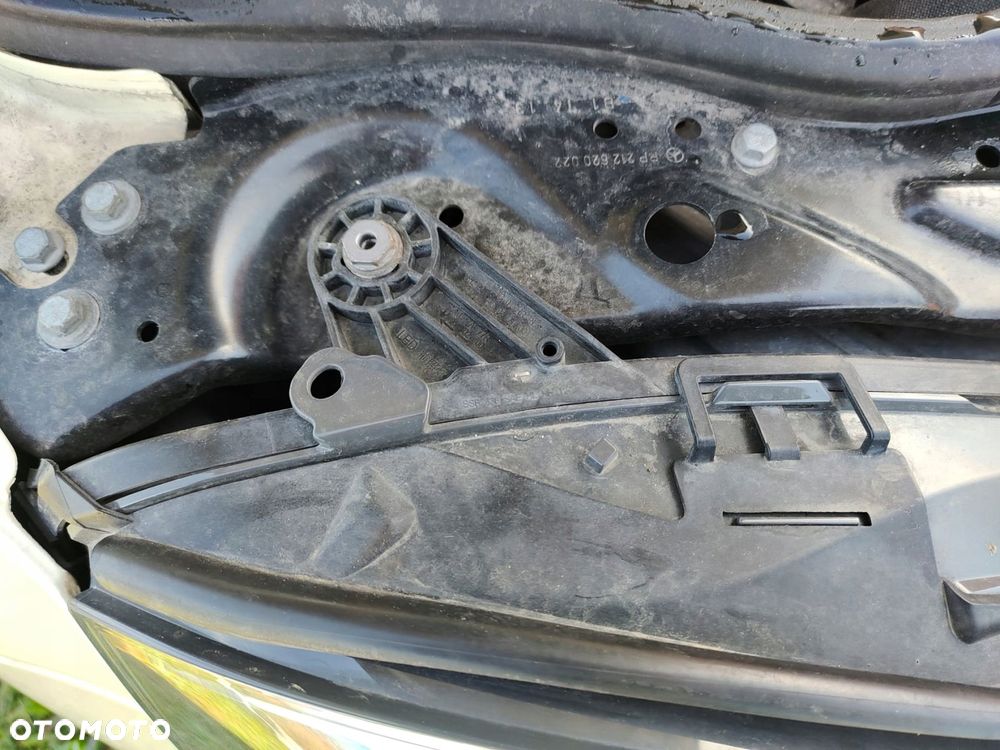 MERCEDES W212 LIFT PRZÓD BŁOTNIKI PAS LAMPY MASKA - 7