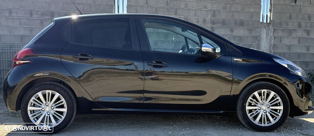 Peugeot 208 1.6 BlueHDi Style - 4