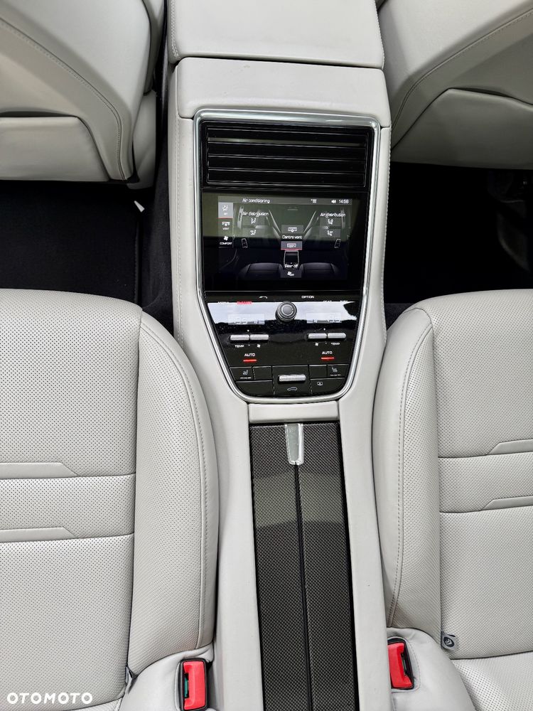 Porsche Panamera - 22
