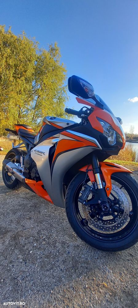 Honda CBR 1000RR Fireblade - 3