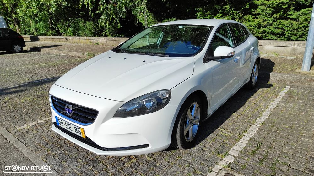 Volvo V40 ver-1-6-d2-eco-momentum - 1
