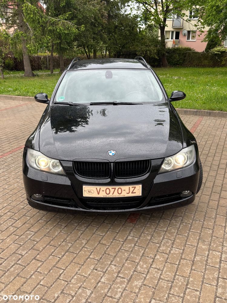 BMW Seria 3 318i - 3