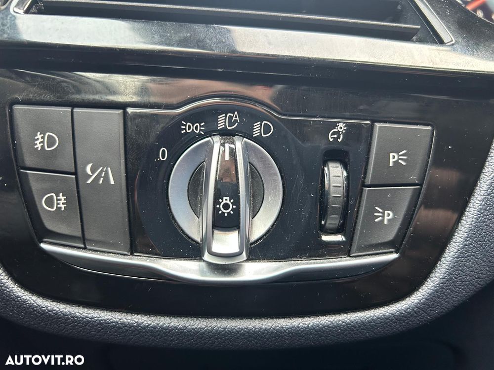 BMW Seria 5 530i Aut. Sport Line - 12