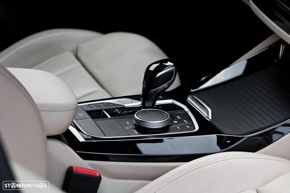 BMW X3 18 d sDrive Advantage Auto - 24