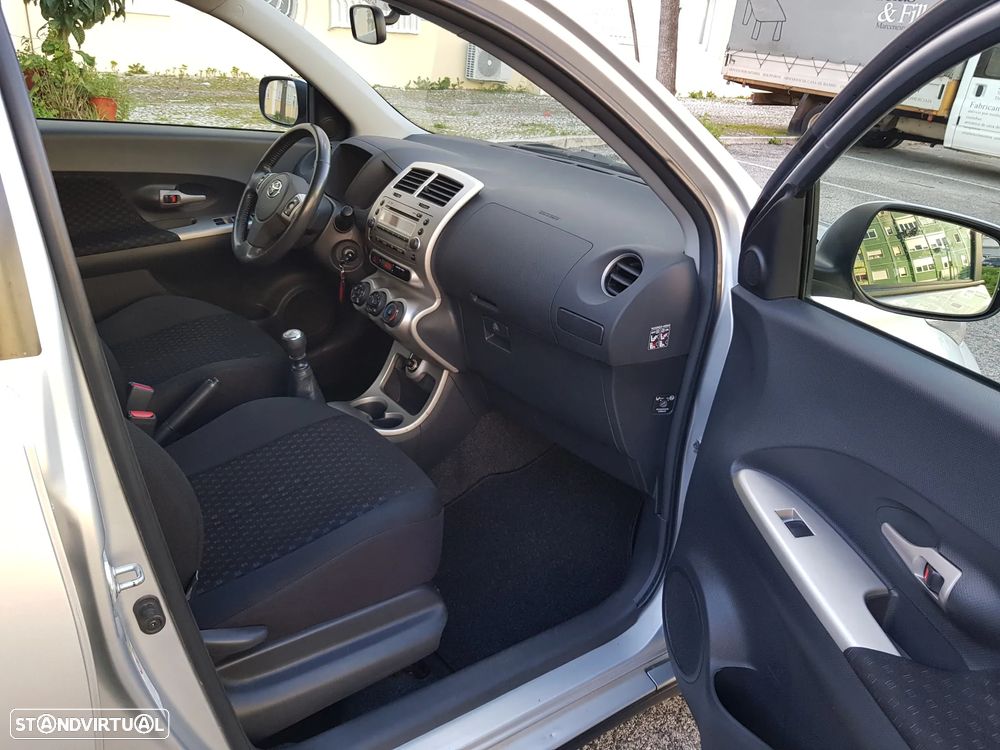 Toyota Urban Cruiser 1.33 VVT-i Sol - 31