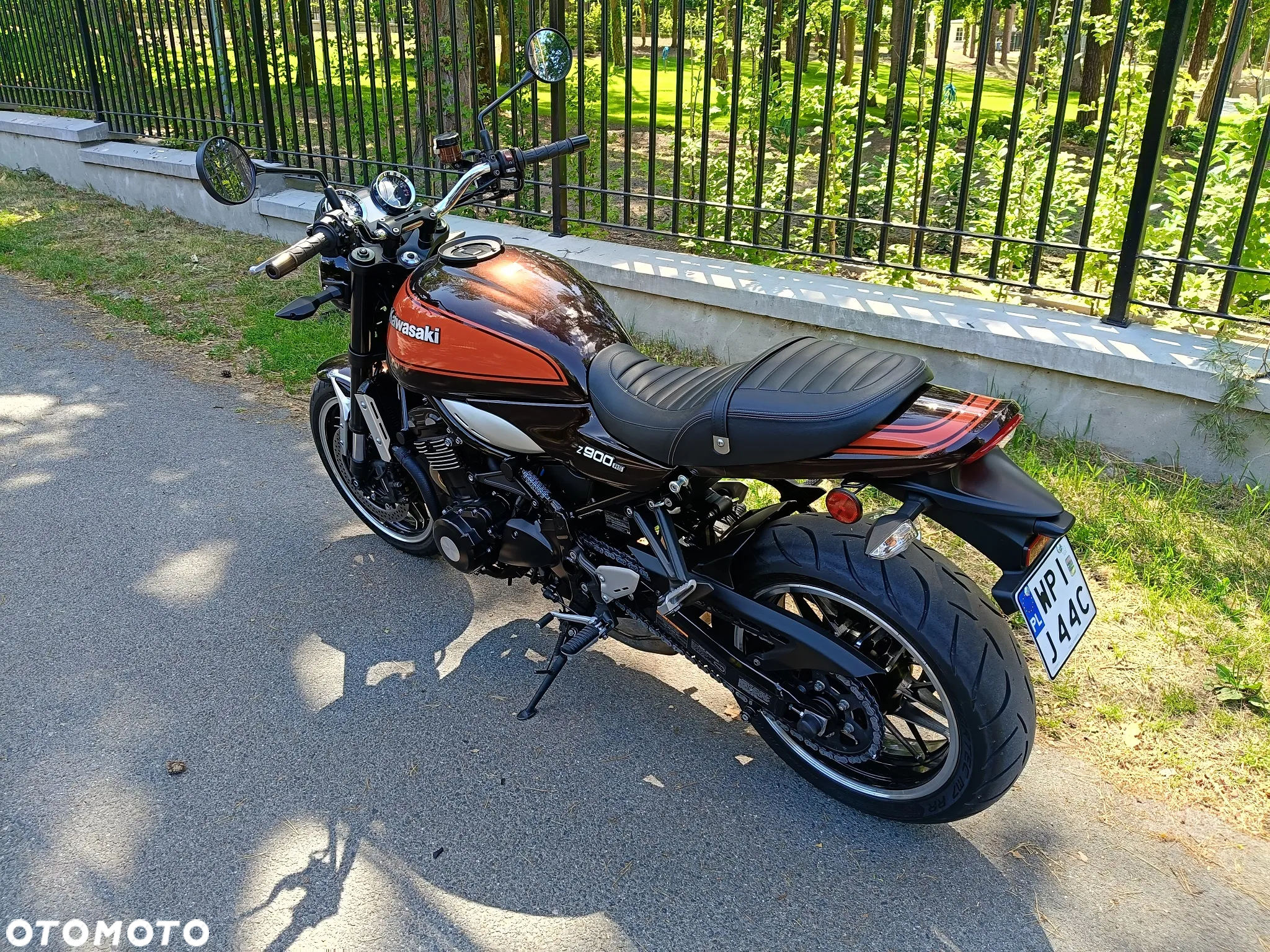 Kawasaki Z 900 RS - 4