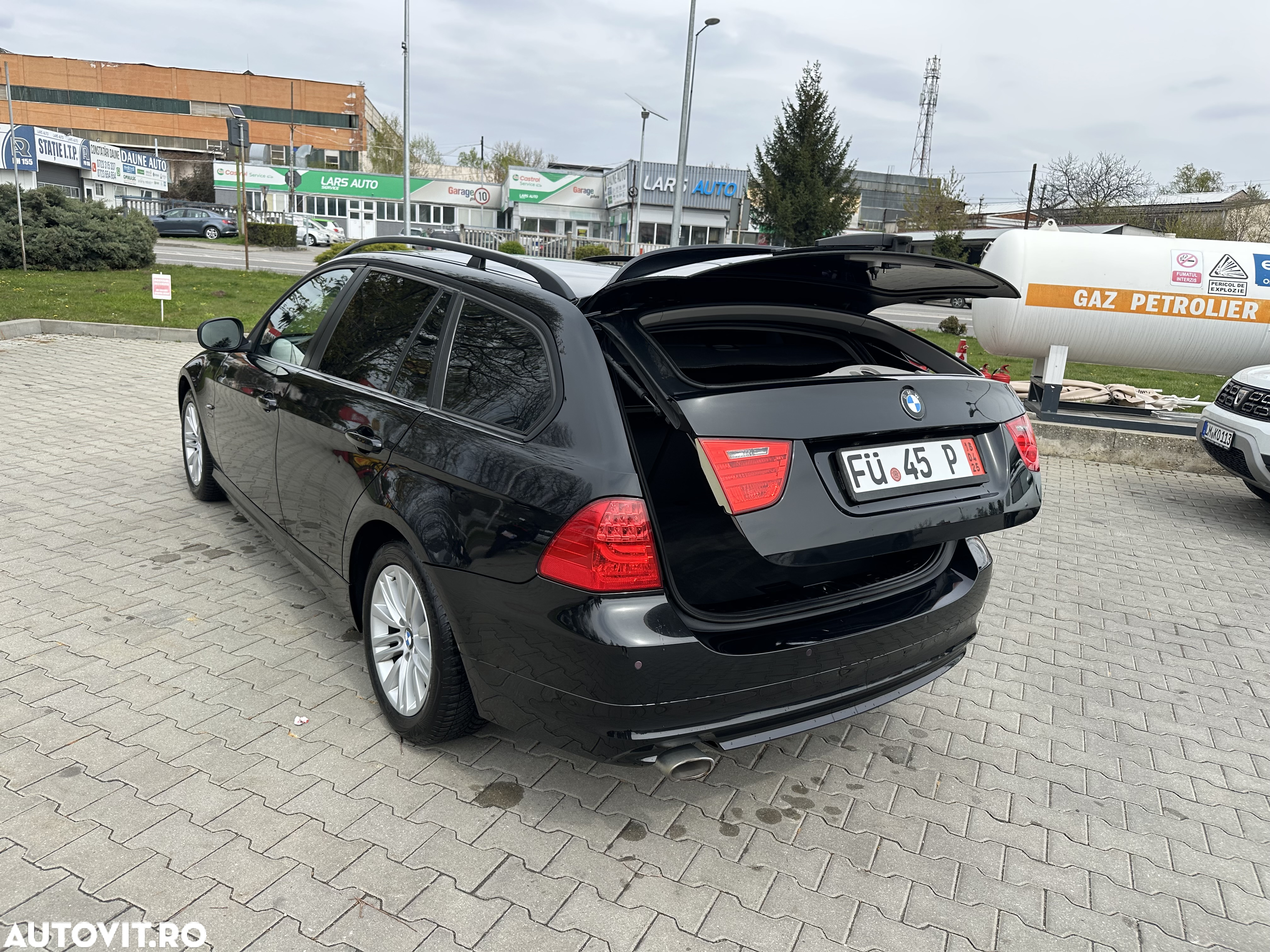 BMW Seria 3 320d xDrive DPF Touring - 5