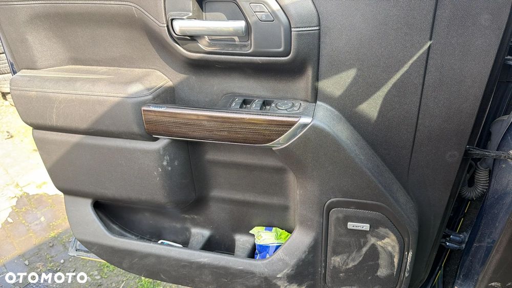 Chevrolet Silverado - 11