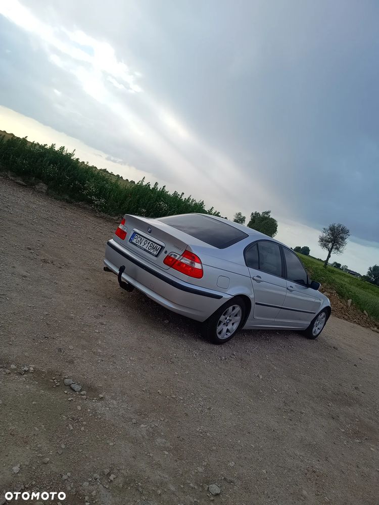 BMW Seria 3 318i - 3
