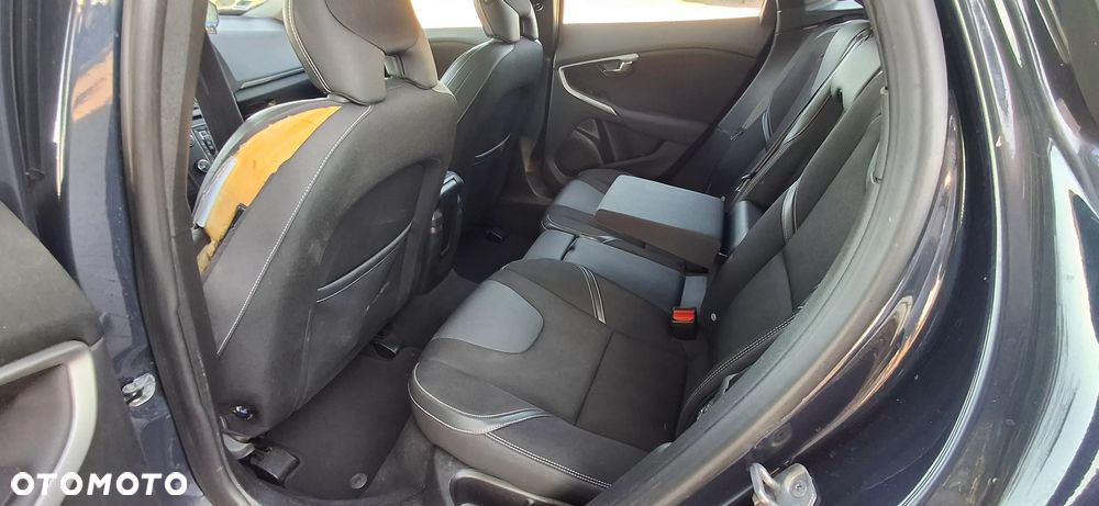 Volvo V40 D2 - 14