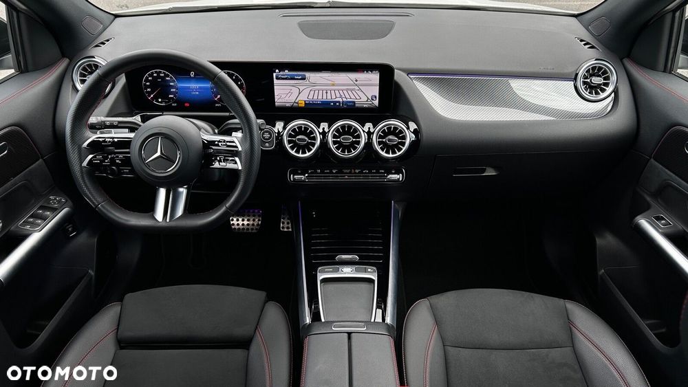 Mercedes-Benz GLA - 14