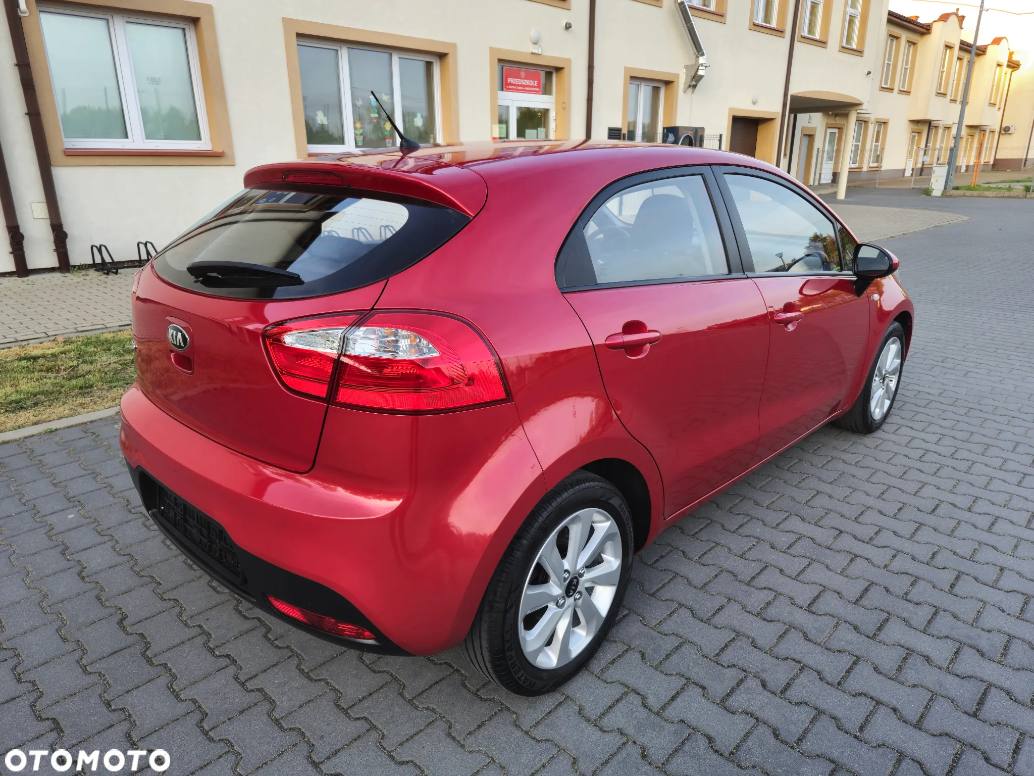 Kia Rio - 4
