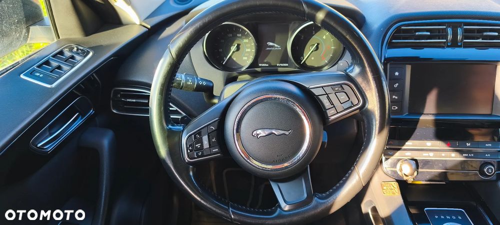 Jaguar F-Pace 2.0 i4D RWD Pure - 14