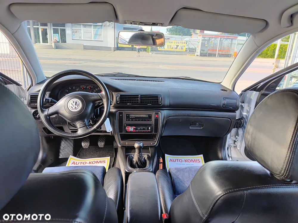 Volkswagen Passat 1.8 - 23