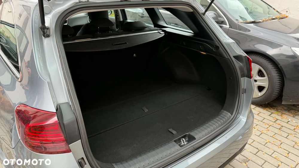 Kia Ceed - 12