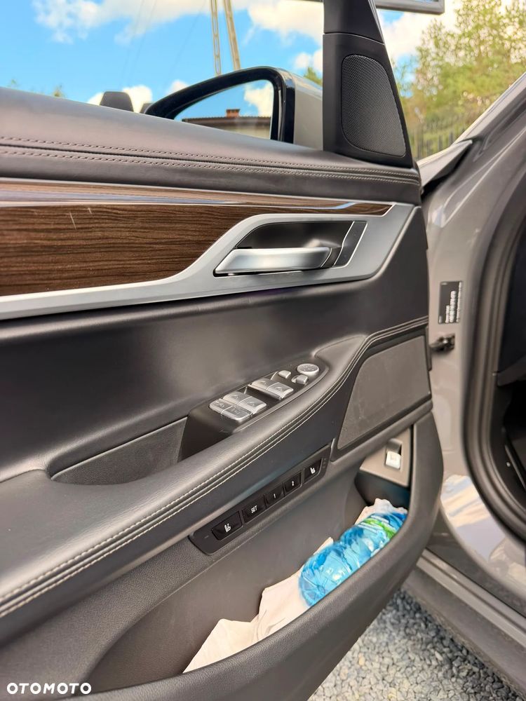 BMW Seria 7 750d xDrive - 17
