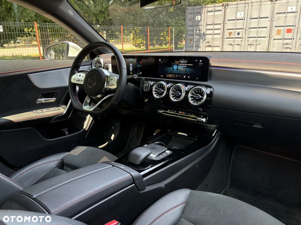 Mercedes-Benz CLA 200 AMG Line 7G-DCT - 15