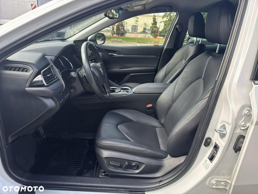 Toyota Camry - 11