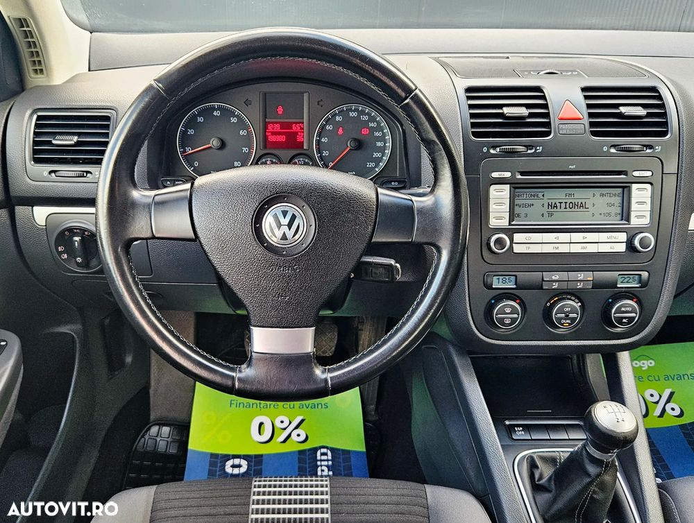 Volkswagen Golf - 16