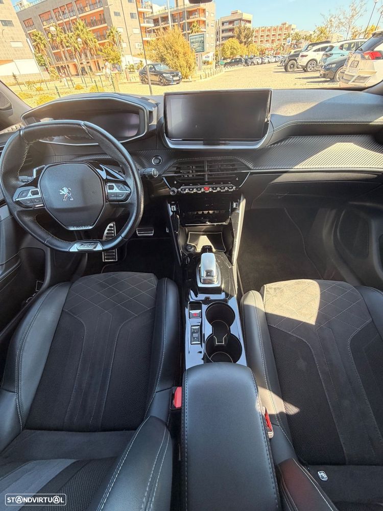 Peugeot 2008 1.2 PureTech GT EAT8 - 16