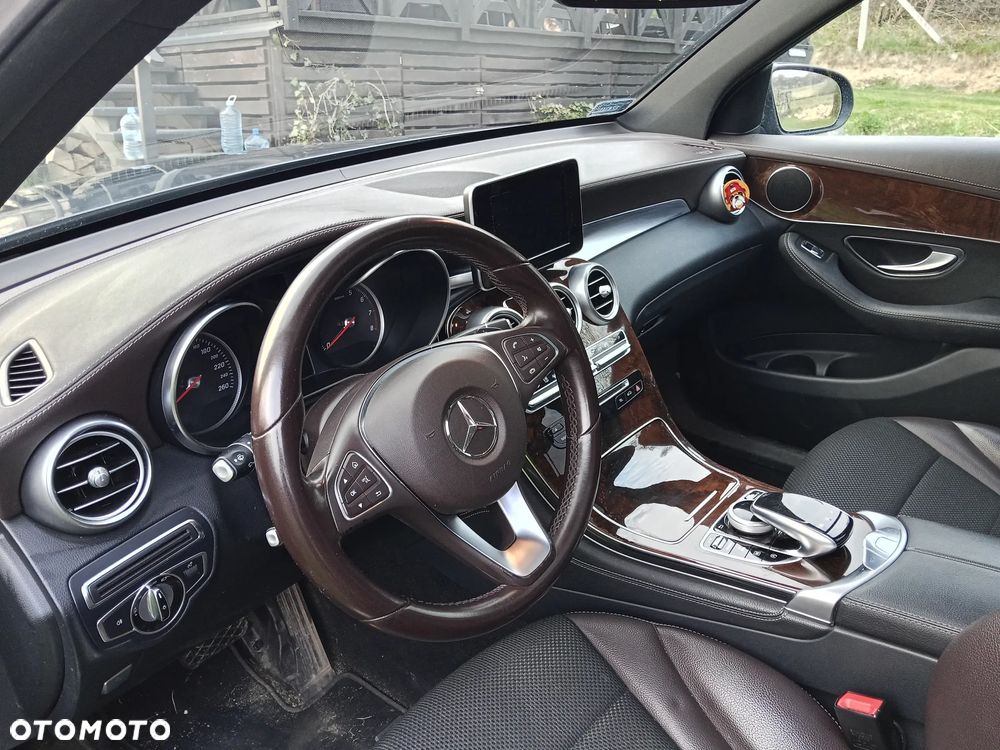 Mercedes-Benz GLC - 11