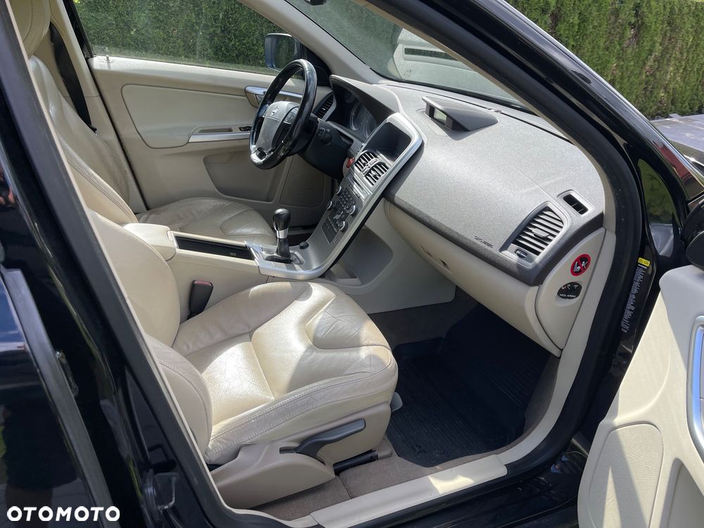 Volvo XC 60 D5 AWD Kinetic - 9