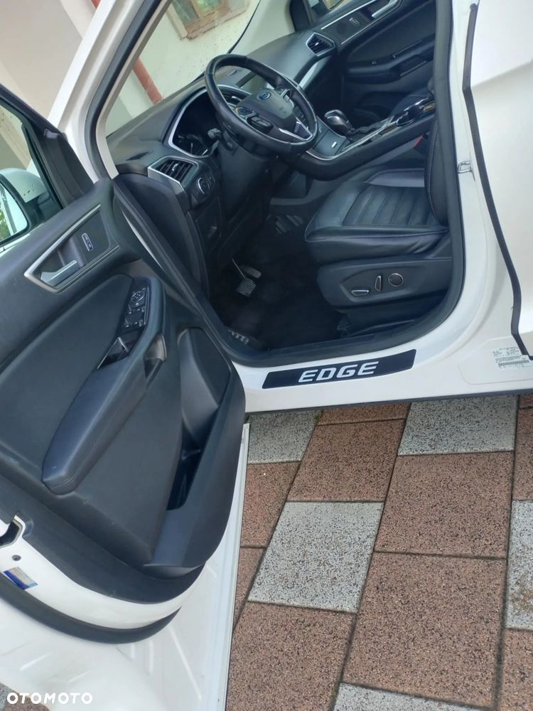 Ford Edge - 10