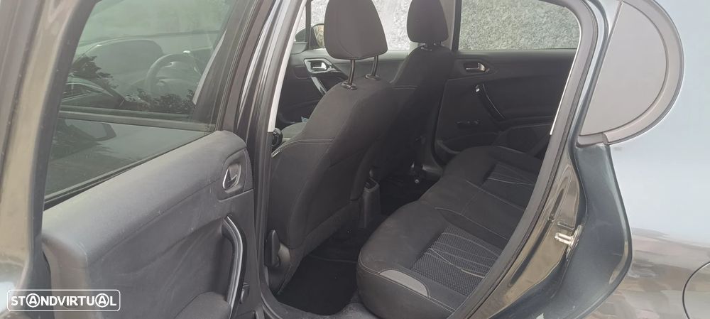 Peugeot 208 1.2 VTi Access - 6