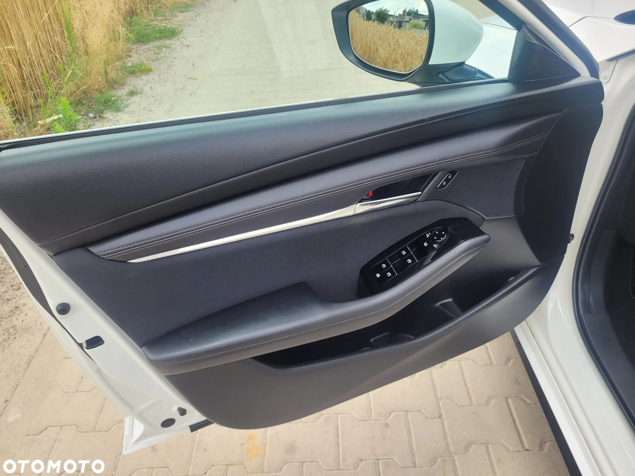 Mazda 3 SKYACTIV-G 2.0 M-Hybrid - 9