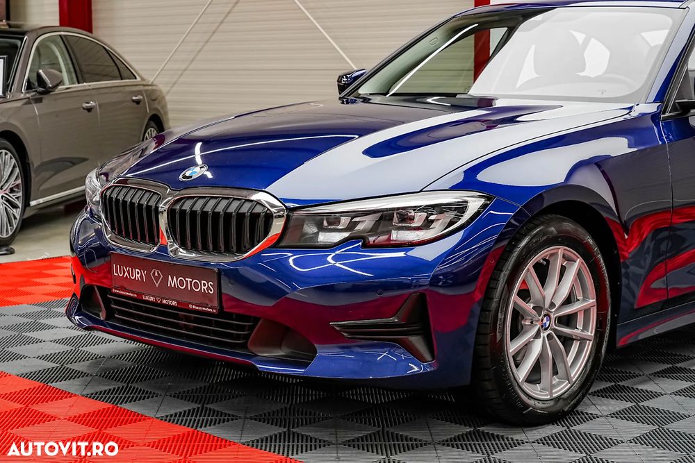BMW Seria 3 318d Aut. Sport Line - 17