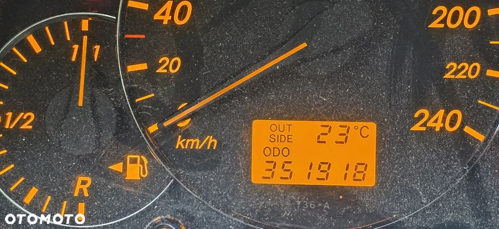 Toyota Avensis 1.8 VVT-i - 13