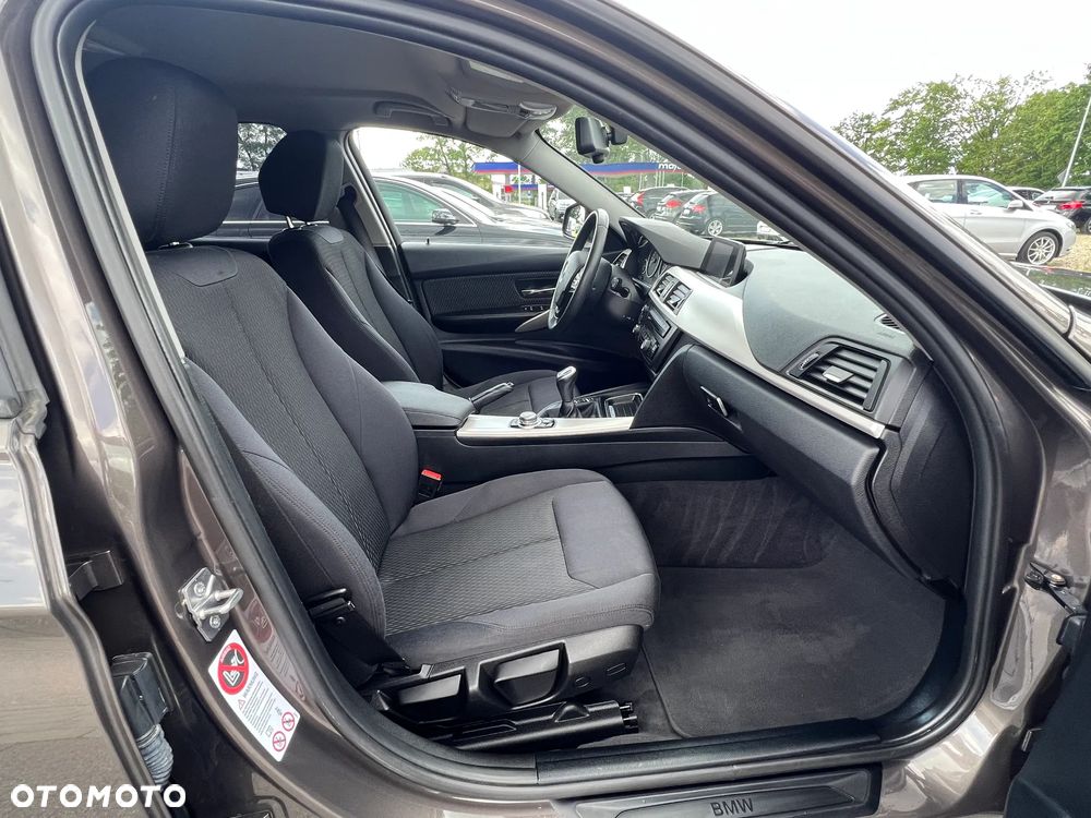 BMW Seria 3 318d Blue Performance Modern Line - 21