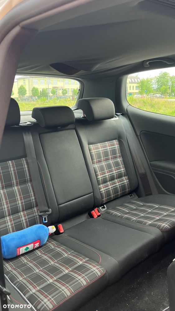 Volkswagen Golf - 12