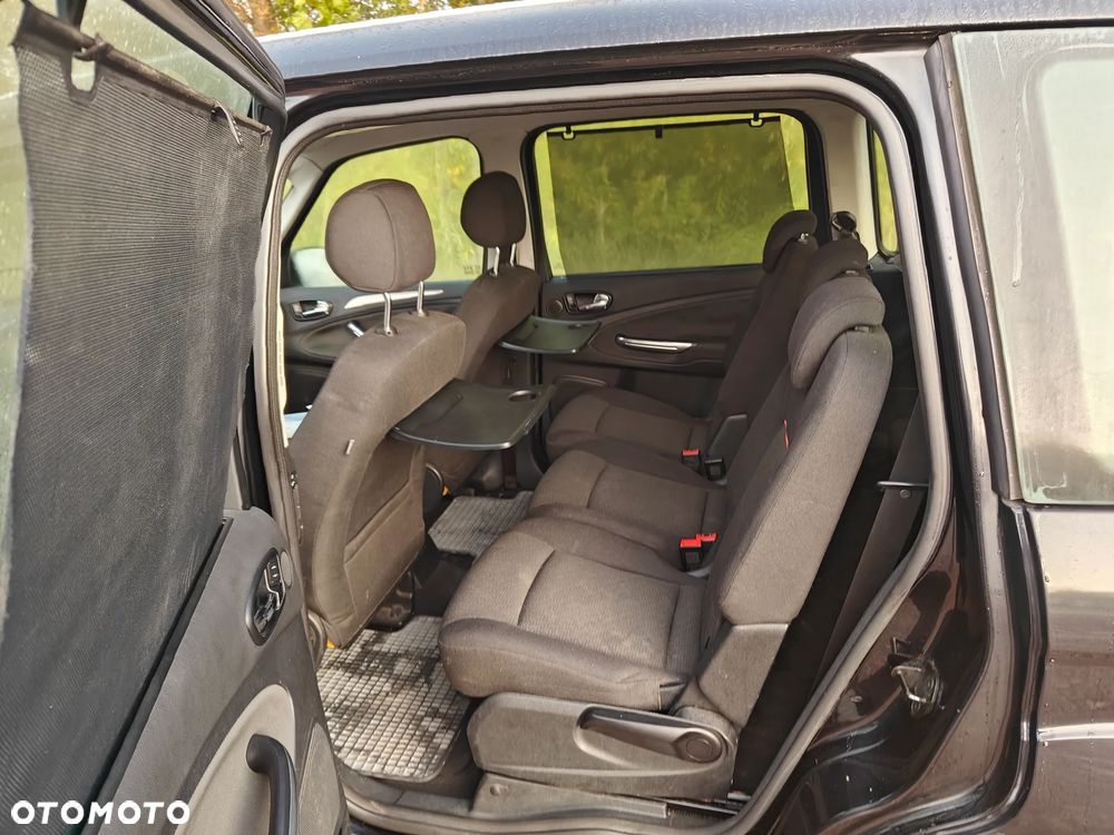 Ford Galaxy - 10