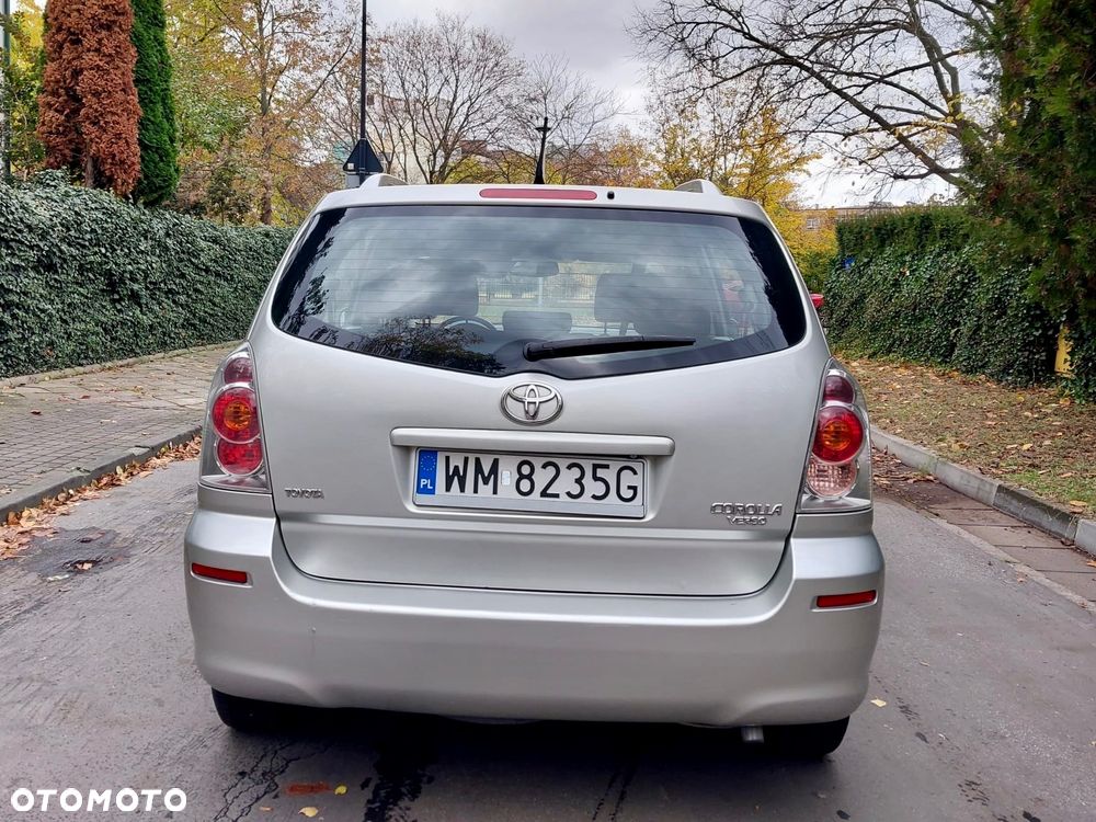 Toyota Corolla Verso - 5