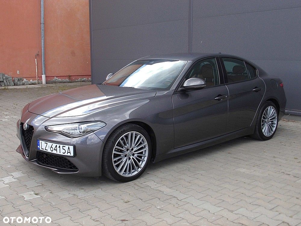 Alfa Romeo Giulia 2.2 AT8 Business - 25