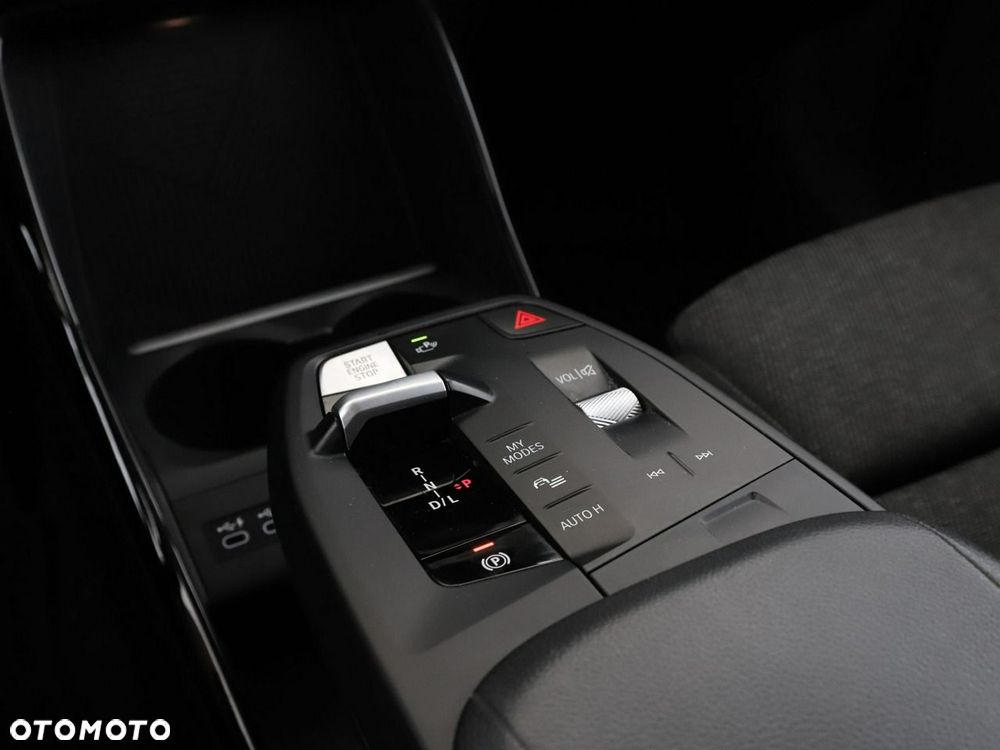 BMW Seria 2 218d - 28