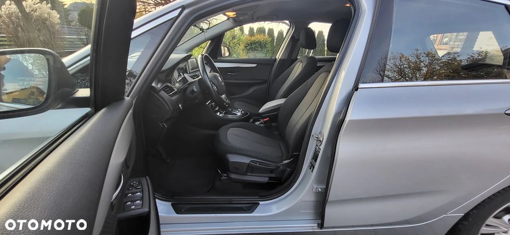 BMW Seria 2 218d - 6
